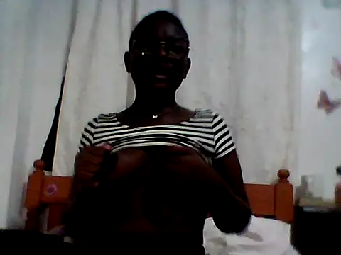 Snapshot of finegirlsheila chatting on July 20, 2026, 9:12 am finegirlsheila online show from July 20, 2026, 9:12 am