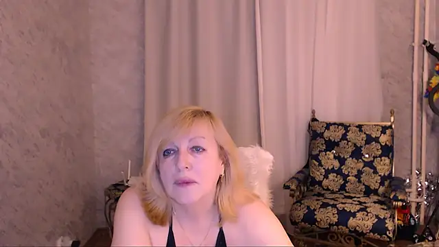 Snapshot of Samantha_Si chatting on May 5, 2026, 7:11 pm Samantha Si online show from May 5, 2026, 7:11 pm