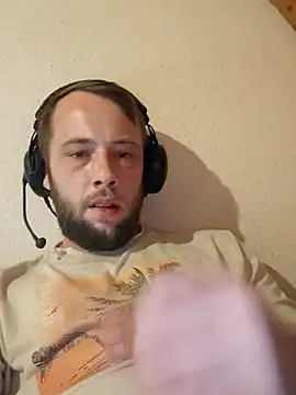 llChrisll95 online show from July 15, 2026, 8:47 pm