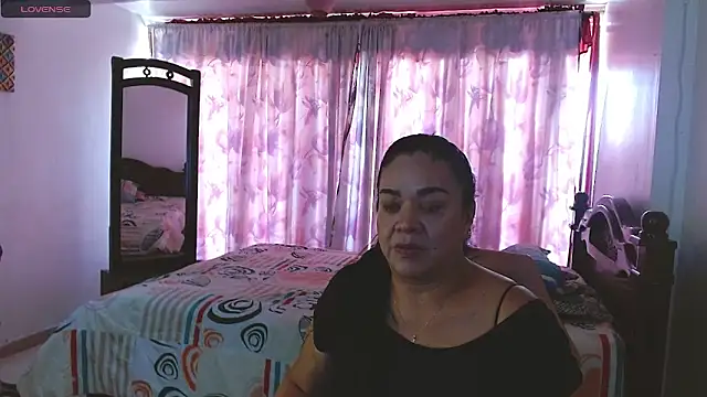 donatellarosi online show from July 22, 2026, 8:33 pm