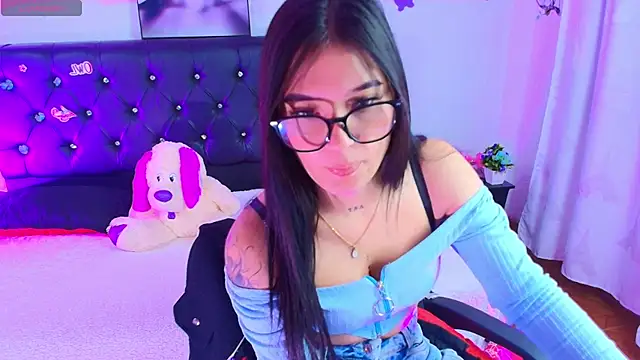 Snapshot of Stefanny_Sweett_ chatting on July 15, 2026, 12:32 pm Stefanny Sweett online show from July 15, 2026, 12:32 pm