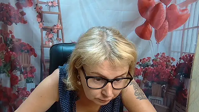 Snapshot of LindaSloboda chatting on July 19, 2026, 5:44 am LindaSloboda online show from July 19, 2026, 5:44 am