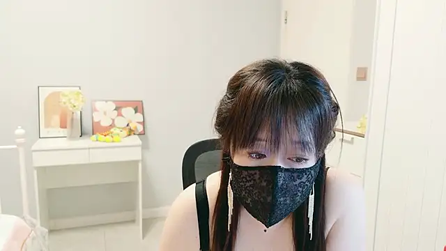Snapshot of XantheBloom chatting on July 17, 2026, 1:07 pm XantheBloom online show from July 17, 2026, 1:07 pm