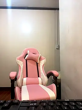 YourTSLovely online show from November 25, 2025, 5:07 am