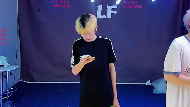 LF-boy online show from July 15, 2026, 3:50 pm