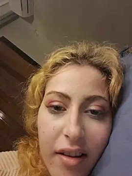 Kiki-wren online show from July 29, 2026, 7:45 pm