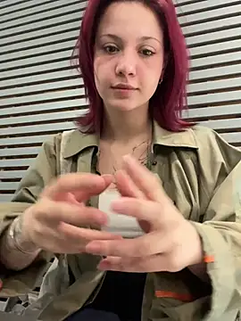 Snapshot of Lilly__Kiss chatting on July 20, 2026, 7:11 am Lilly Kiss online show from July 20, 2026, 7:11 am