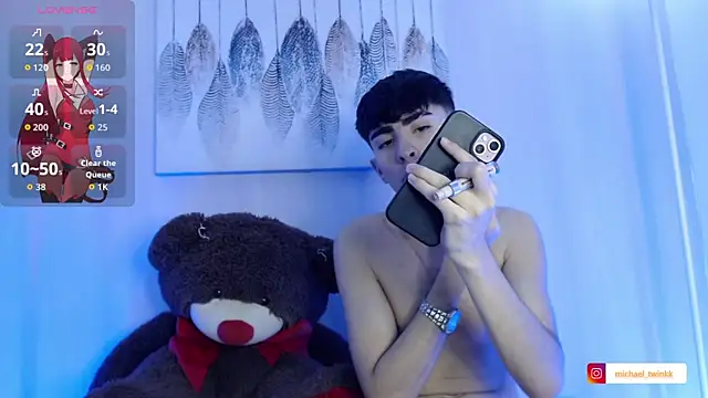 Snapshot of Michaell_and_twink chatting on July 20, 2026, 8:44 pm Michaell and twink online show from July 20, 2026, 8:44 pm