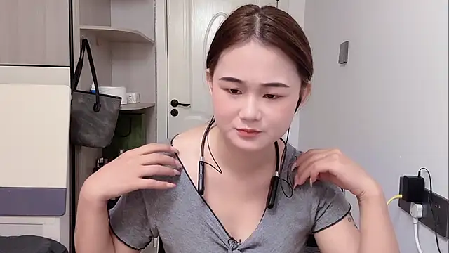 xiaolajiao-162 online show from July 24, 2026, 2:20 am