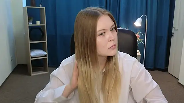 Snapshot of HortensiaHall chatting on July 24, 2026, 3:48 am HortensiaHall online show from July 24, 2026, 3:48 am