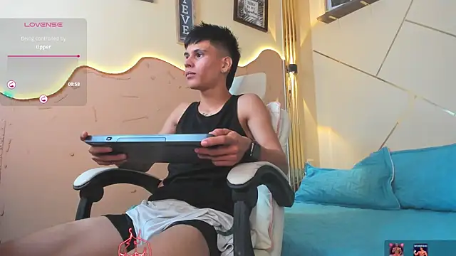 Thiiago xxx online show from July 25, 2026, 2:14 pm