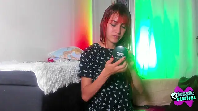 jessierocketx online show from December 16, 2025, 7:30 pm