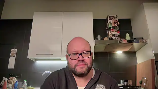 theitalianbear online show from October 18, 2025, 4:15 am
