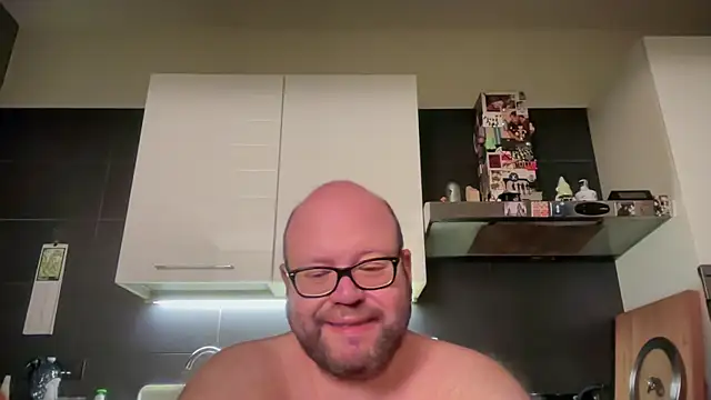 Snapshot of theitalianbear chatting on May 15, 2026, 11:01 pm theitalianbear online show from May 15, 2026, 11:01 pm