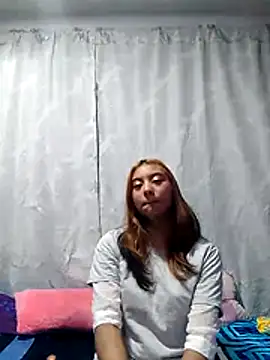 Snapshot of flor_bonita325 chatting on July 29, 2026, 2:53 am flor bonita325 online show from July 29, 2026, 2:53 am