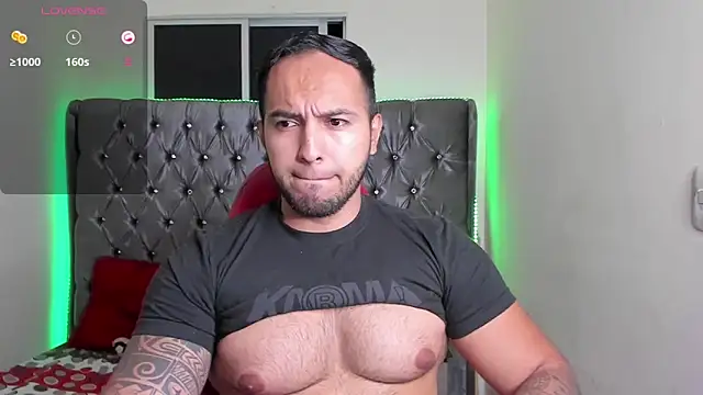 Snapshot of mrloganfuck1 chatting on June 1, 2026, 6:15 am mrloganfuck1 online show from June 1, 2026, 6:15 am