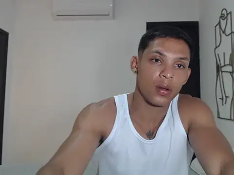 Snapshot of braddhott_ chatting on August 1, 2026, 9:25 pm braddhott online show from August 1, 2026, 9:25 pm