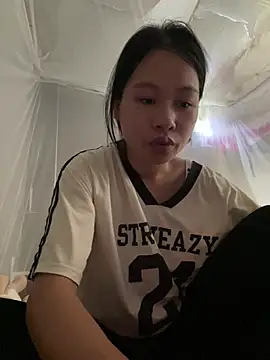 Snapshot of -vinoi- chatting on July 31, 2026, 8:03 am -vinoi- online show from July 31, 2026, 8:03 am