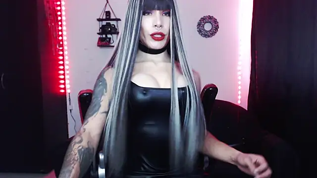 april simons2 online show from January 9, 2025, 5:00 pm