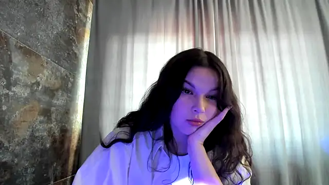 Veronika5404 online show from August 3, 2026, 5:06 pm