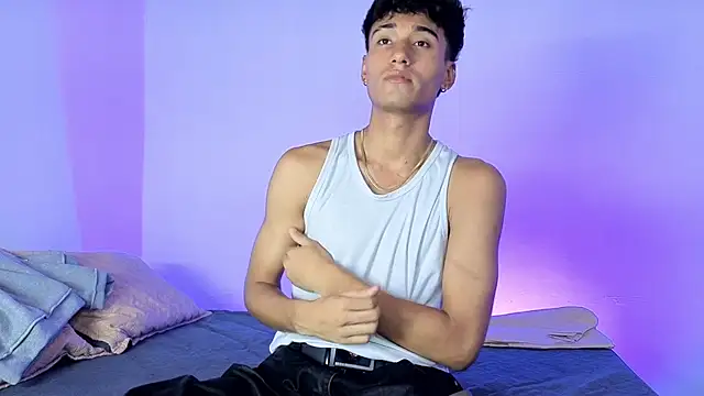 Snapshot of Matias_dirtyboy_ chatting on August 6, 2026, 7:27 pm Matias dirtyboy online show from August 6, 2026, 7:27 pm
