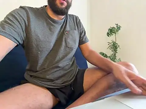 Snapshot of seansanz chatting on July 31, 2026, 5:12 pm seansanz online show from July 31, 2026, 5:12 pm