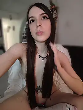 Snapshot of FayeValentine_ chatting on August 8, 2026, 3:25 pm FayeValentine online show from August 8, 2026, 3:25 pm