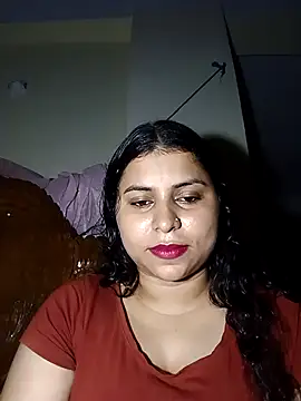 Snapshot of Subrina100 chatting on August 3, 2026, 6:00 pm Subrina100 online show from August 3, 2026, 6:00 pm