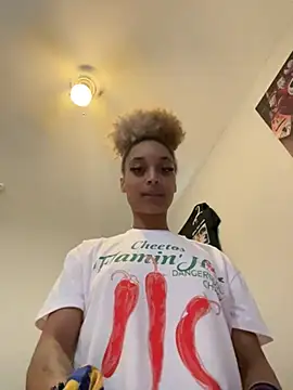 Snapshot of simplypire_ chatting on August 2, 2026, 9:57 pm simplypire online show from August 2, 2026, 9:57 pm