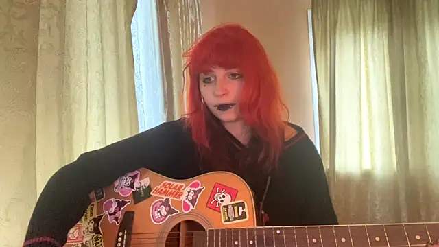 Snapshot of LyndseyCronshaw chatting on August 3, 2026, 9:04 am LyndseyCronshaw online show from August 3, 2026, 9:04 am