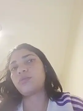 Snapshot of Brunaflor1 chatting on August 5, 2026, 4:37 am Brunaflor1 online show from August 5, 2026, 4:37 am