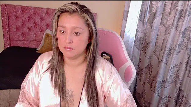Snapshot of miss_chantall chatting on August 4, 2026, 8:44 pm miss chantall online show from August 4, 2026, 8:44 pm