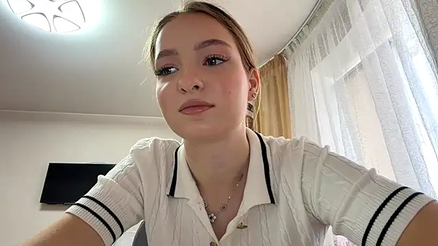 Snapshot of YolondaCrincoli chatting on August 5, 2026, 12:19 pm YolondaCrincoli online show from August 5, 2026, 12:19 pm