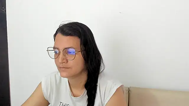 MARILYN GARCIA online show from February 22, 2025, 3:58 pm