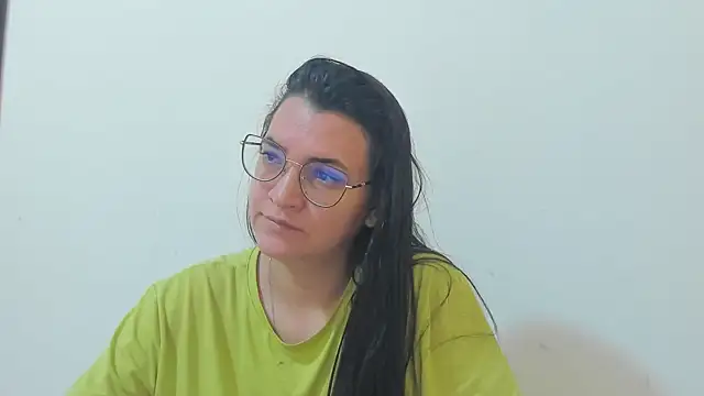 MARILYN GARCIA online show from December 1, 2025, 3:39 pm