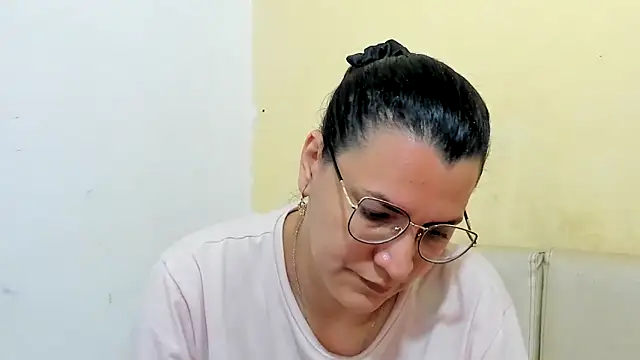 Snapshot of MARILYN_GARCIA chatting on May 5, 2026, 1:41 pm MARILYN GARCIA online show from May 5, 2026, 1:41 pm