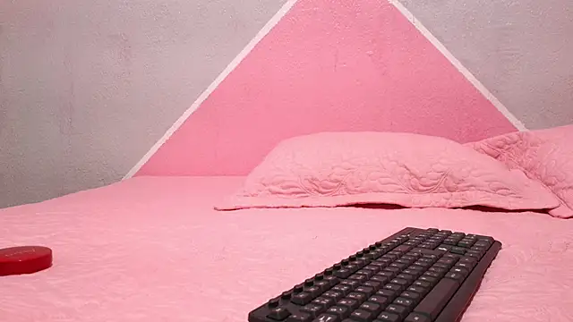 Snapshot of Saraangel_11 chatting on August 8, 2026, 4:36 am Saraangel 11 online show from August 8, 2026, 4:36 am