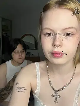 AliceAndMia online show from August 7, 2026, 7:05 pm