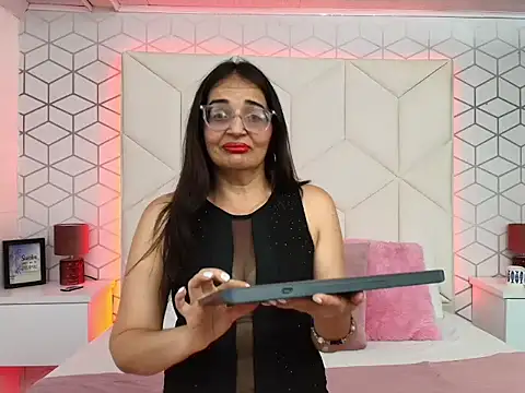 VickyBellmont online show from August 8, 2026, 7:38 pm