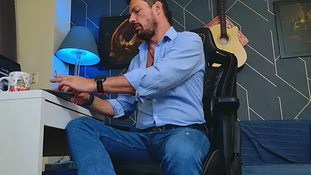 ChrisKox online show from September 14, 2025, 5:56 pm