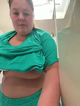 Snapshot of BootyLola chatting on June 21, 2026, 9:12 am BootyLola online show from June 21, 2026, 9:12 am