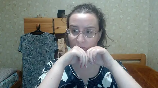 Smart Rose online show from October 13, 2025, 7:47 pm