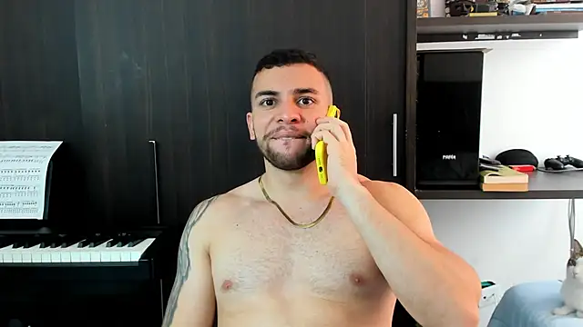 Snapshot of logan_smith chatting on February 3, 2025, 3:38 pm logan smith online show from February 3, 2025, 3:38 pm