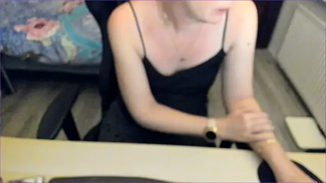 Snapshot of minoesje37 chatting on December 16, 2024, 8:37 pm minoesje37 online show from December 16, 2024, 8:37 pm