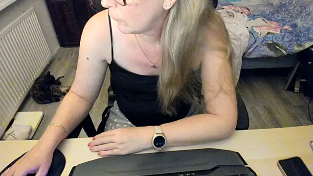 Snapshot of minoesje37 chatting on December 29, 2024, 8:26 pm minoesje37 online show from December 29, 2024, 8:26 pm