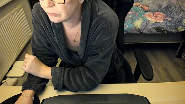 Snapshot of minoesje37 chatting on January 15, 2025, 8:26 pm minoesje37 online show from January 15, 2025, 8:26 pm