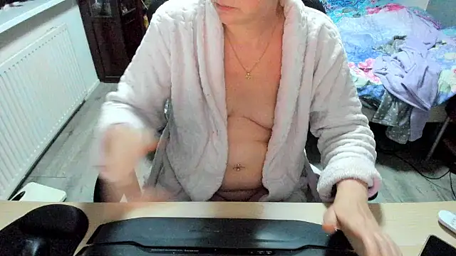 Snapshot of minoesje37 chatting on March 6, 2025, 8:37 pm minoesje37 online show from March 6, 2025, 8:37 pm