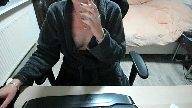 Snapshot of minoesje37 chatting on March 15, 2025, 8:32 pm minoesje37 online show from March 15, 2025, 8:32 pm