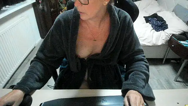 Snapshot of minoesje37 chatting on September 23, 2025, 7:28 pm minoesje37 online show from September 23, 2025, 7:28 pm