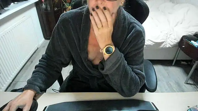 Snapshot of minoesje37 chatting on September 24, 2025, 8:01 pm minoesje37 online show from September 24, 2025, 8:01 pm